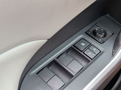 2019 Toyota RAV4 - Photo 24