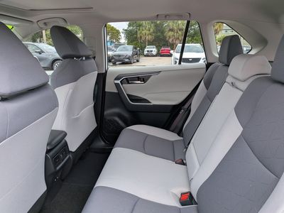 2019 Toyota RAV4 - Photo 15