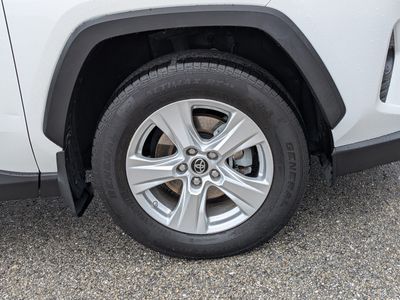 2019 Toyota RAV4 - Photo 11