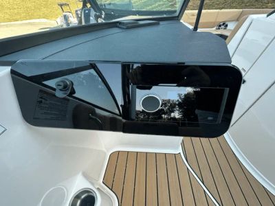 2025 Sea Ray SDX 270 - Photo 8