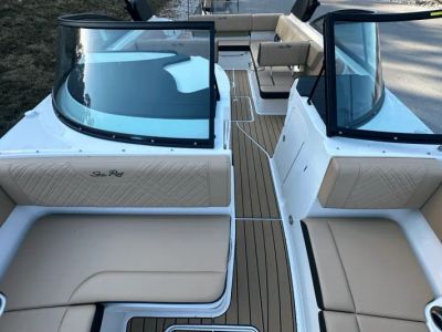 2025 Sea Ray SDX 270 - Photo 9