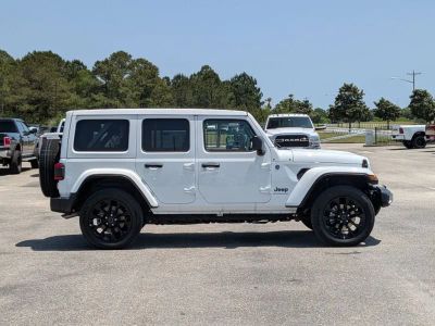 2025 Jeep Wrangler - Photo 6