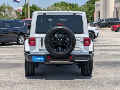 2025 Jeep Wrangler - Photo 4