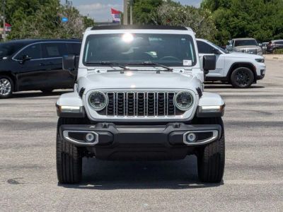 2025 Jeep Wrangler - Photo 8