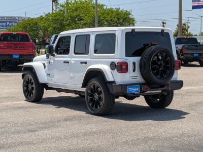 2025 Jeep Wrangler - Photo 3