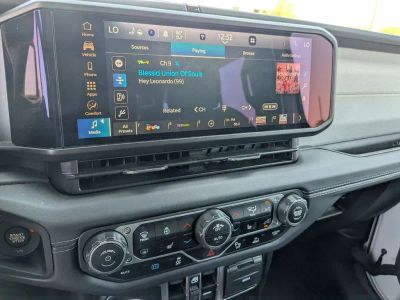 2025 Jeep Wrangler - Photo 18