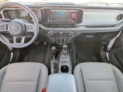 2025 Jeep Wrangler - Photo 21