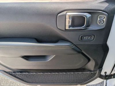2025 Jeep Wrangler - Photo 24