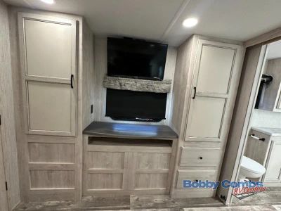 2022 Forest River RV Sandpiper Luxury - Photo 24