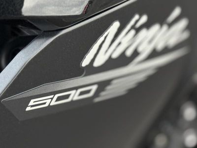 2026 Kawasaki Ninja 500 Metallic Flat Spark Black — photo 15 view