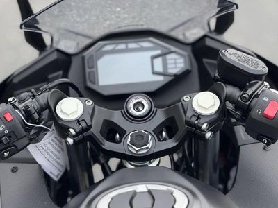 2026 Kawasaki Ninja 500 Metallic Flat Spark Black — photo 22 view