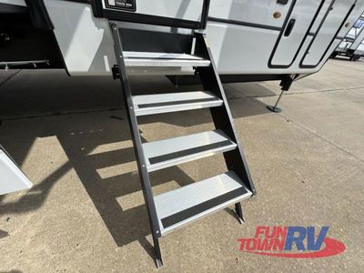 2026 Keystone RV Montana - Photo 12