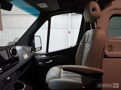 2026 Thor Motor Coach Sanctuary - Photo 11