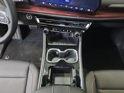2026 Chevrolet Traverse - Photo 13