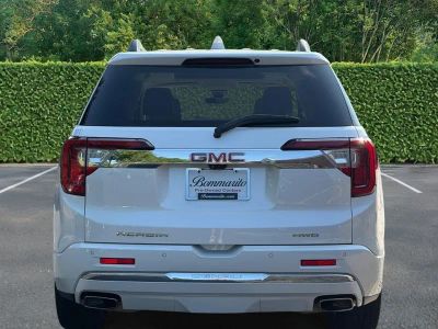 2020 GMC Acadia — detail view