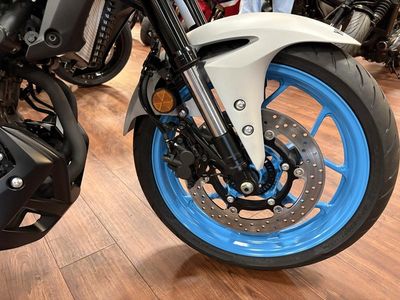2025 Yamaha MT-03 - Photo 12