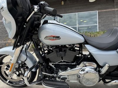 2025 Harley-Davidson FLHX - Street Glide - Photo 14