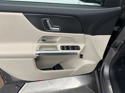 2026 Mercedes-Benz GLB — photo 11 view