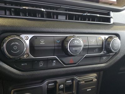 2026 Jeep Wrangler — photo 26 view