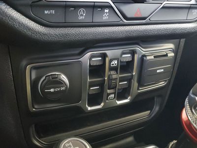 2026 Jeep Wrangler — photo 27 view
