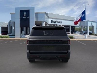 2025 Lincoln Navigator L — detail view