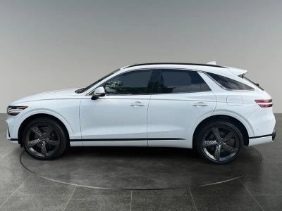 2025 Genesis GV70 — detail view