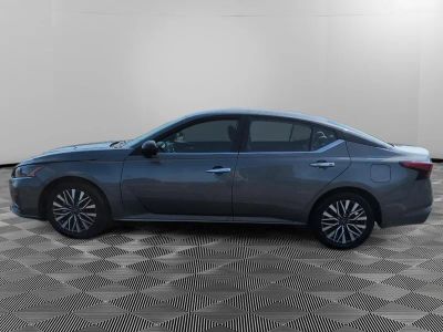 2024 Nissan Altima — side profile view