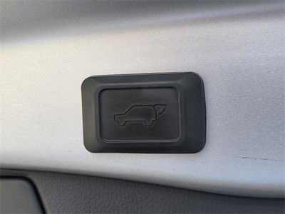 2023 Toyota RAV4 - Photo 13