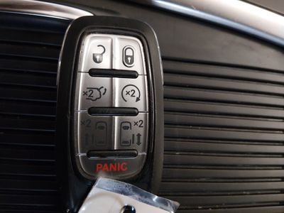 2023 Chrysler Pacifica — photo 15 view