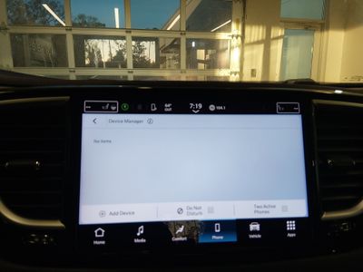 2023 Chrysler Pacifica — photo 18 view