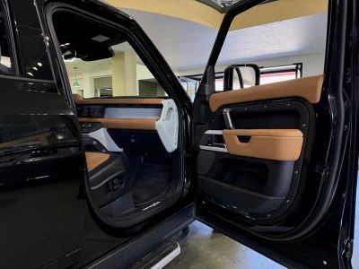 2023 Land Rover Defender - Photo 13
