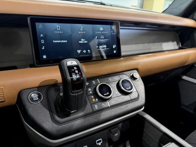2023 Land Rover Defender - Photo 24