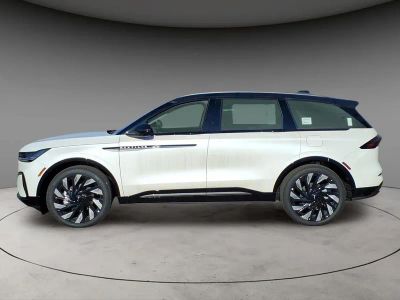 2026 Lincoln Nautilus — side profile view