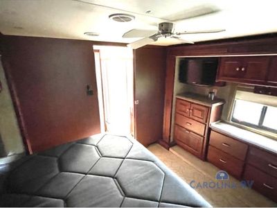 2011 Tiffin Motorhomes Phaeton QTH - Photo 10
