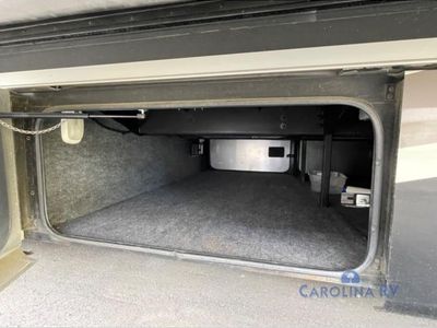 2011 Tiffin Motorhomes Phaeton QTH - Photo 7