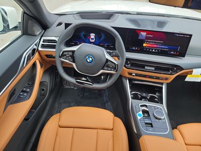 2026 BMW i4 - Photo 16