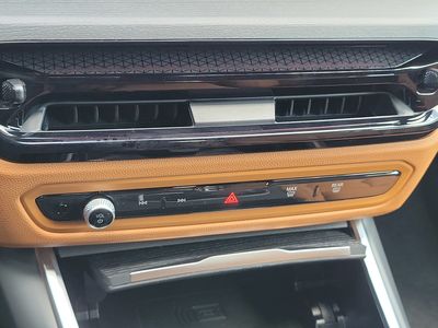 2026 BMW i4 - Photo 32