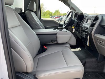 2022 Ford Super Duty F-550 DRW — photo 14 view