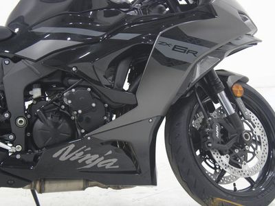 2026 Kawasaki Ninja ZX-6R - Photo 9
