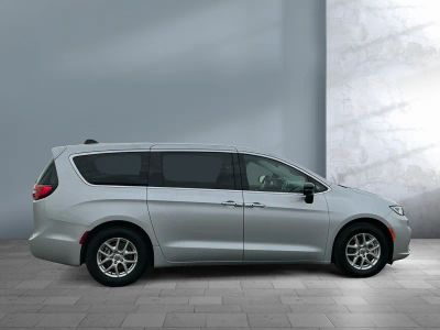 2024 Chrysler Pacifica - Photo 7