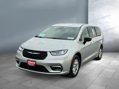 2024 Chrysler Pacifica - Photo 1