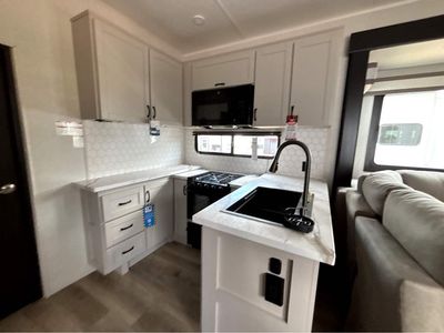 2026 Jayco Seismic - Photo 40