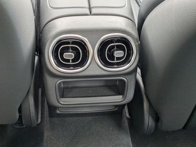 2025 Mercedes-Benz GLC - Photo 16