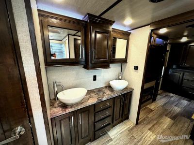 2021 Dutchmen Yukon — photo 10 view