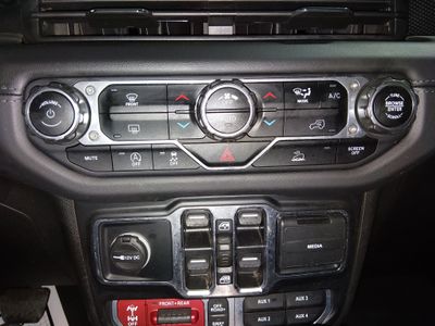 2024 Jeep Wrangler - Photo 18