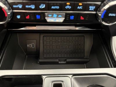 2026 Ford F-150 Lariat Truck V8 - Photo 36