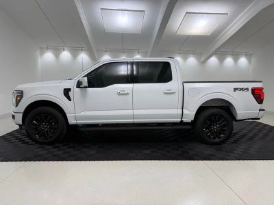 2026 Ford F-150 Lariat Truck V8 - Photo 4