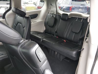 2024 Chrysler Pacifica — photo 17 view