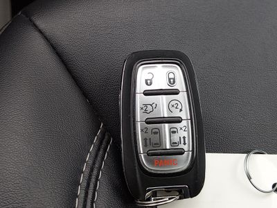 2024 Chrysler Pacifica — photo 15 view