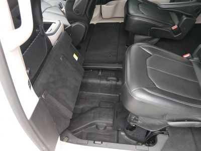 2024 Chrysler Pacifica — photo 21 view